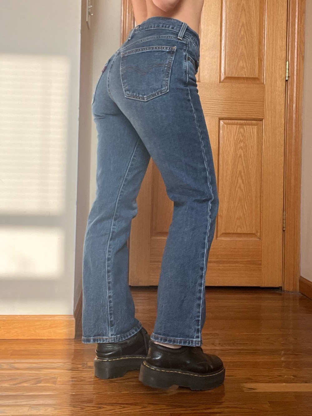 Levi’s Middy Ankle Bootcut Jeans Size 25